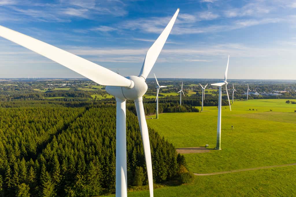 Au 31 mars 2024, le parc éolien français comptait 9719 éoliennes opérationnelles et réparties sur l'ensemble du territoire © engel.ac, Adobe Stock